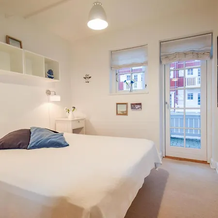 Apartment Pet Friendly In With Harbor View
